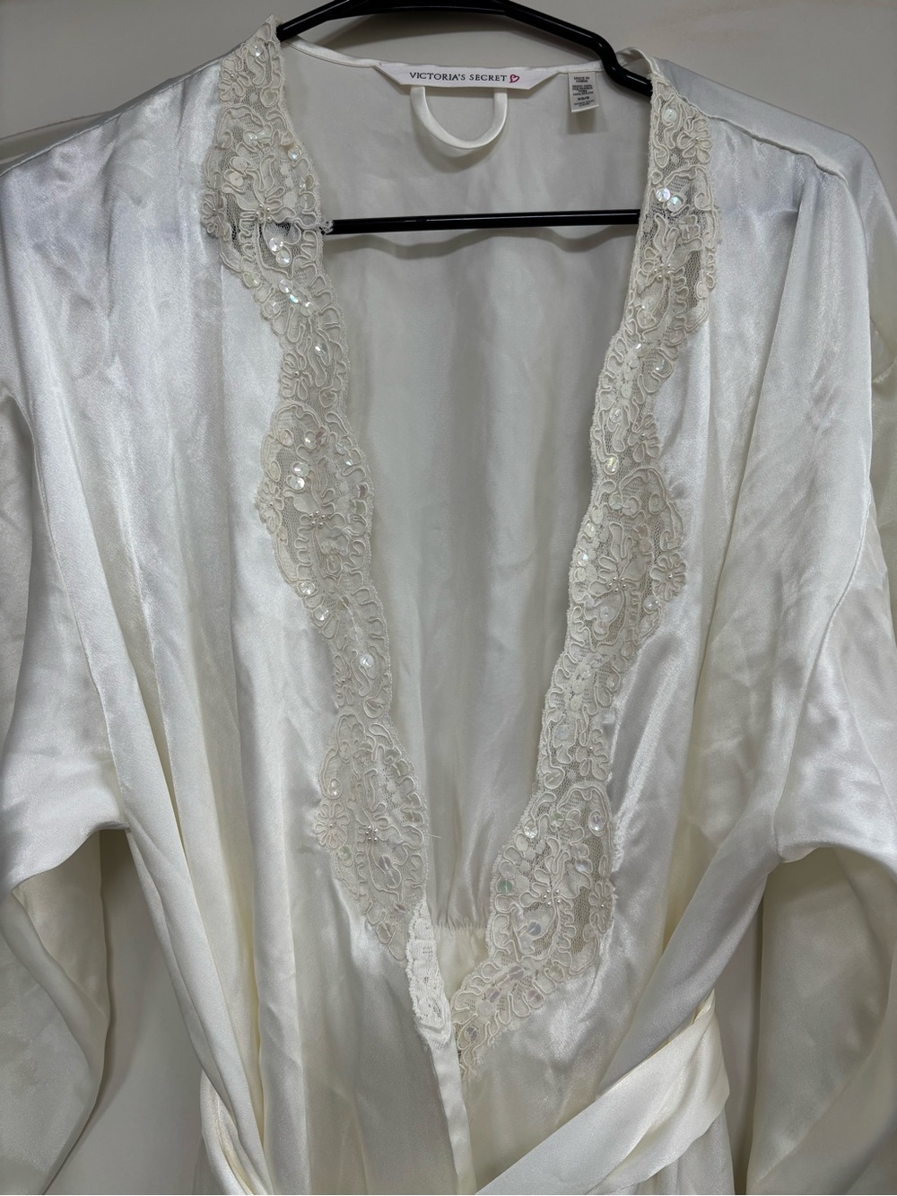 Victoria's Secret vintage Ivory Satin Lace-Trim Bridal Robe - Picture 3 of 7